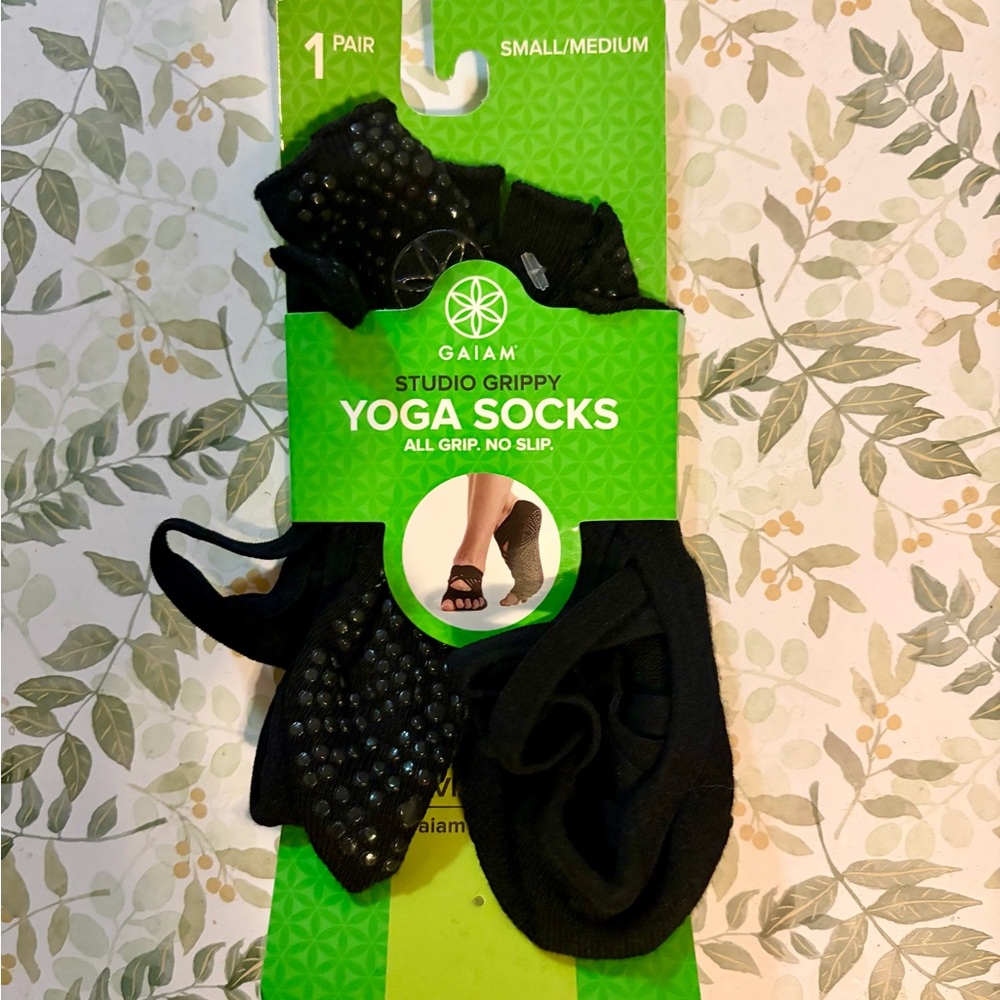 Gaiam Grippy Studio Yoga Socks